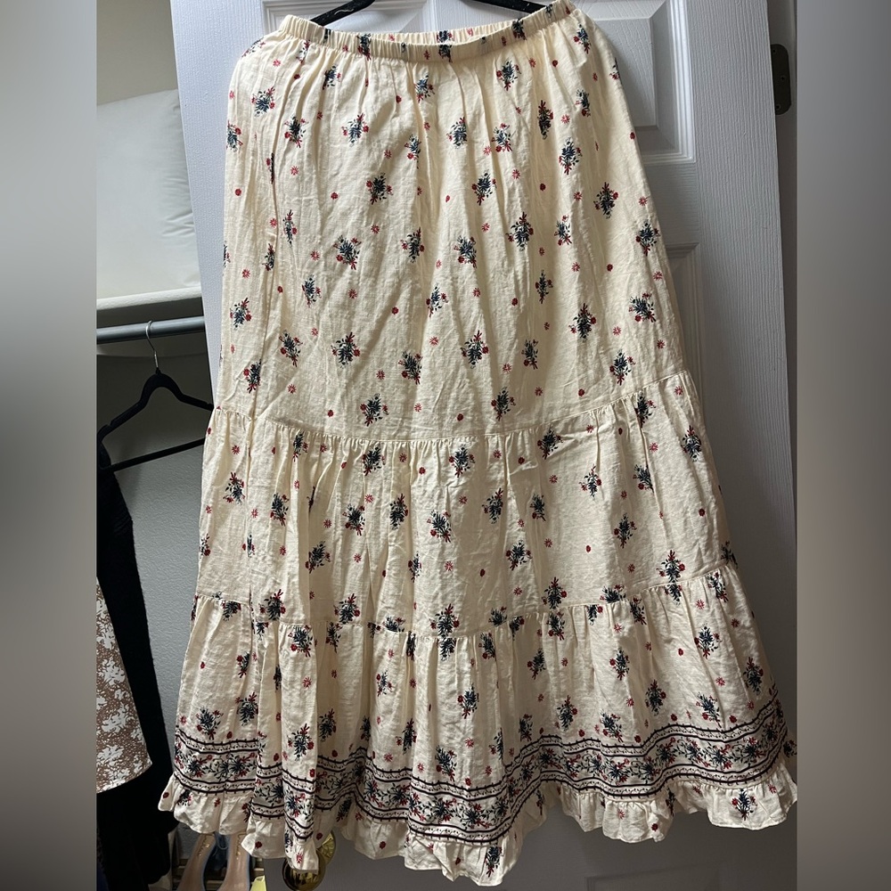 Max studio bouquet floral ivory maxi skirt size small NWT